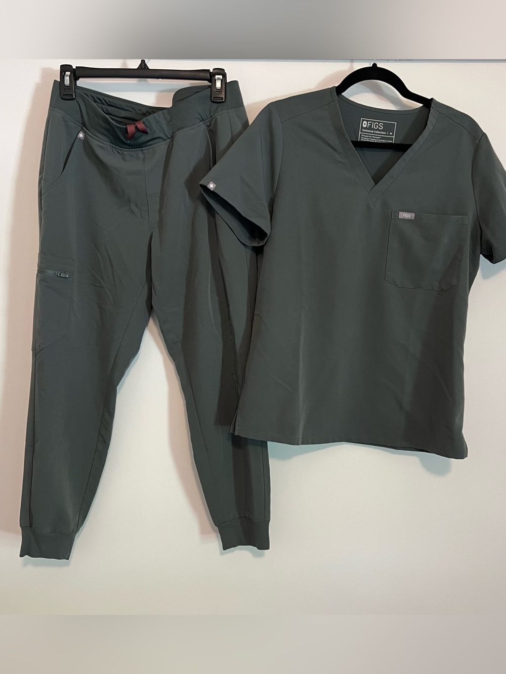 Figs scrubs Bonsai Set Size medium / petite